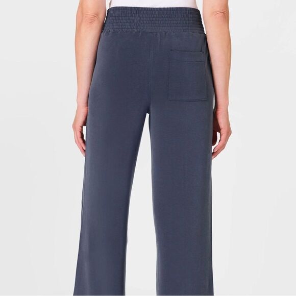 NWT Sweaty Betty sandwash cloud track pants - Picture 2 of 6